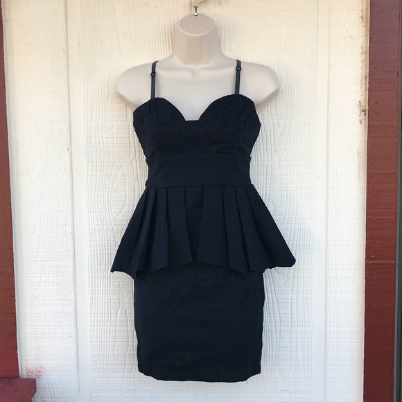 LF Dresses & Skirts - 🌟LF Paper Hearts Navy Lace Peplum Dress NWT